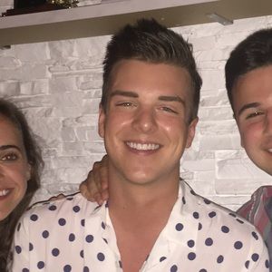 Meet your Posher, Hubbs